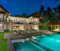 Villa Seseh Beach Villas, Villa en la noche